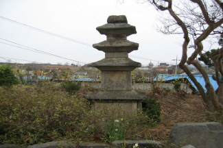 广景寺址三层石塔