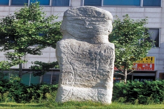 Hongseong Daegyori Standing Stone Buddha