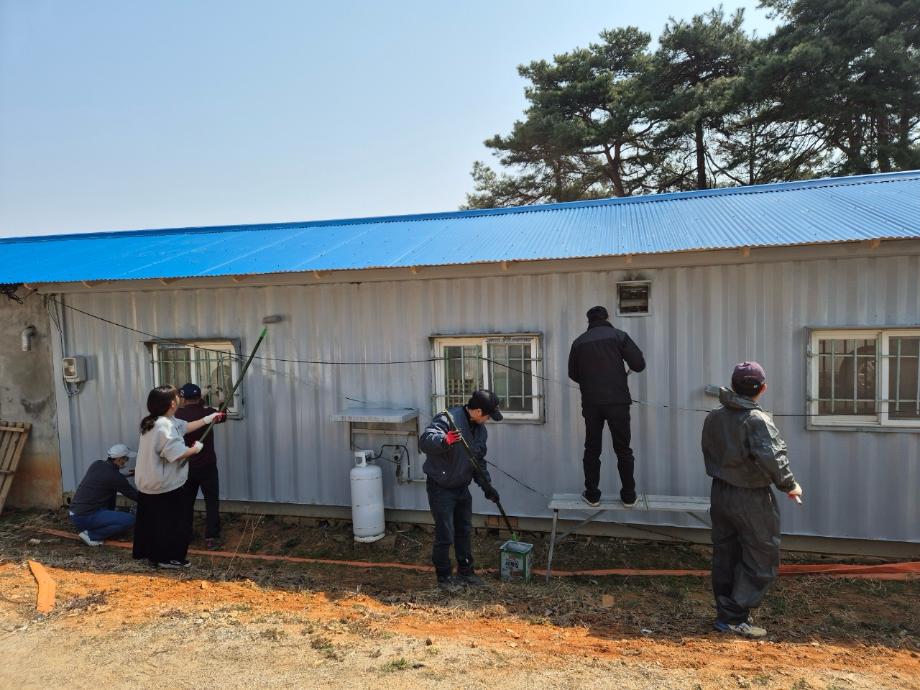 금마면, 취약계층 집수리봉사로 삶의 희망 전해 이미지
