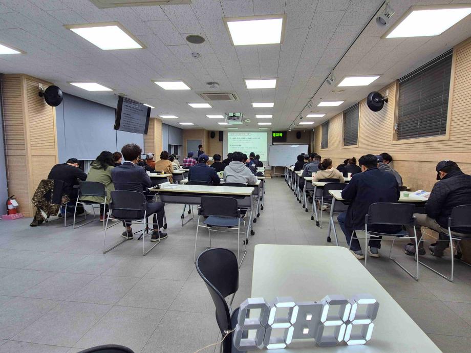 ‘홍성’농업대학, 스마트딸기(심화)학과 야간교육 실시 이미지