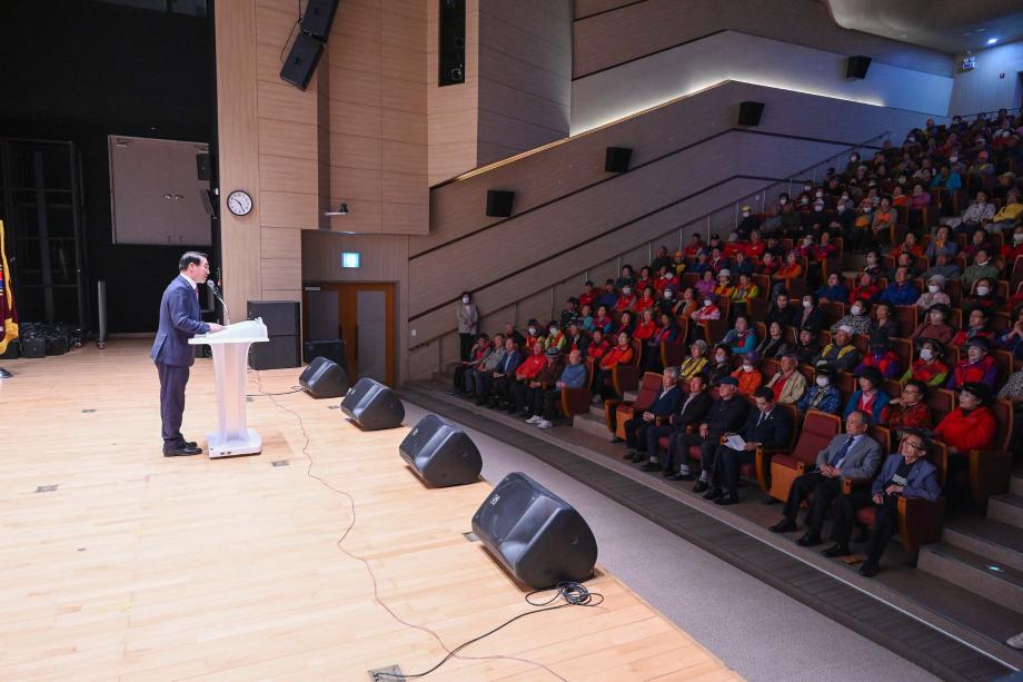 노인일자리 참여자 직무 및 소양교육 이미지