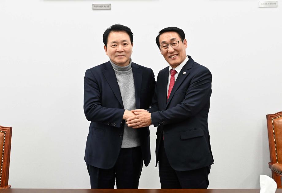 국회 방문 이미지